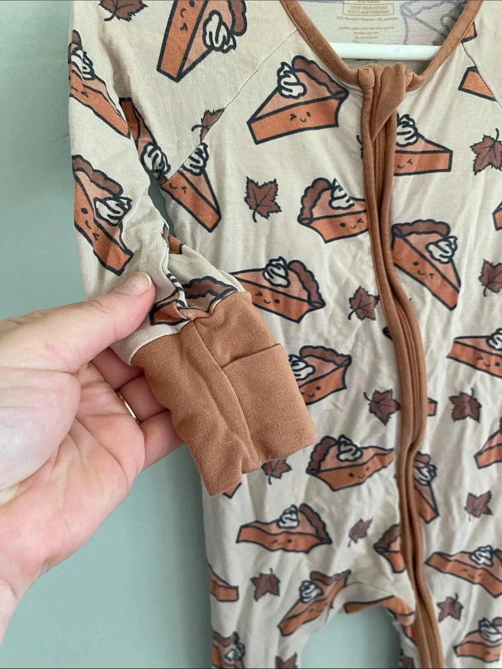 Caden Lane Baby Pumpkin Pie Fall Print Long sleeve zip up onesie Size 8-12 month